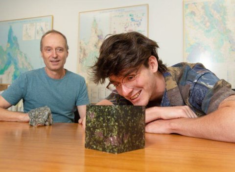 Trinity scientists solve geological mystery with a rock and a laptop
